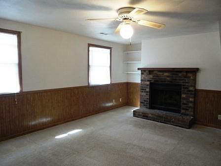 2nd image of 111 Oakbrook Dr