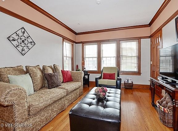 2nd image of 2338 N Melvina Ave