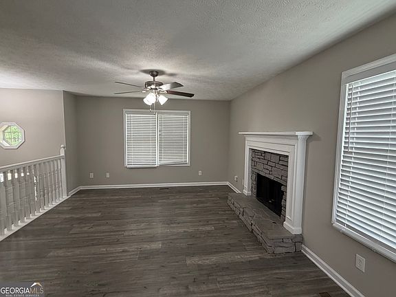 4th image of 297 Senator Rd
