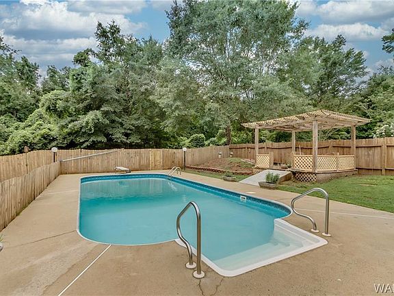 3rd image of 5502 Shenandoah Dr
