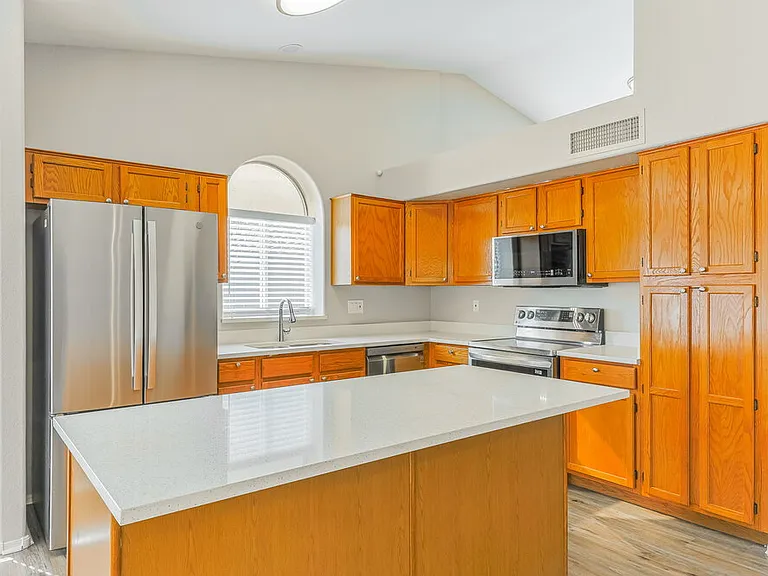 4262 E Alder Ave — Photo 6