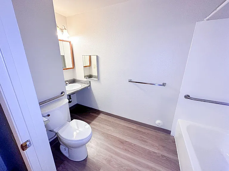 Parkview Apartments — Photo 12