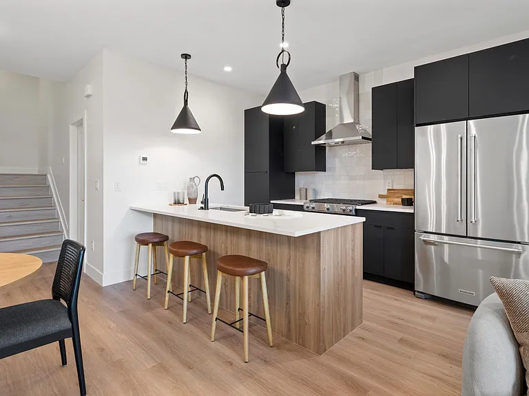 1233 Perry St #1 — Photo 7
