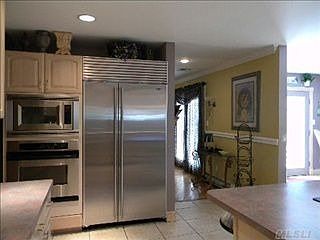 4th image of 36 Lincoln Dr