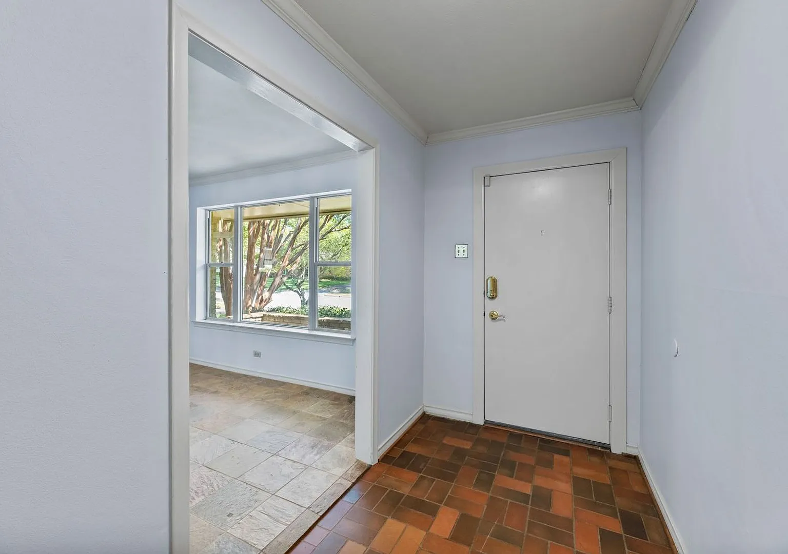 Available Now! Ready For Move In. — Photo 2