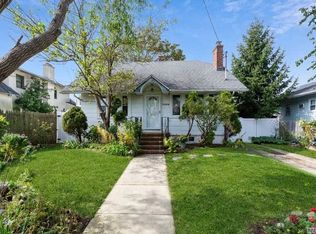 3266 3rd St, Oceanside, NY 11572