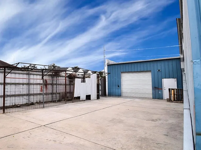 2728 Conti St — Photo 13