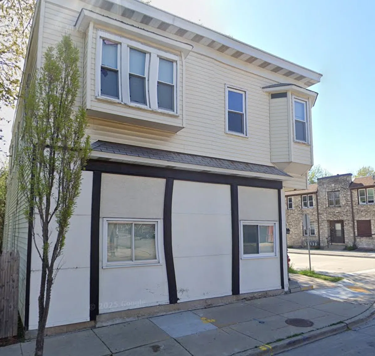 2 bed, $1,100 — Photo 1