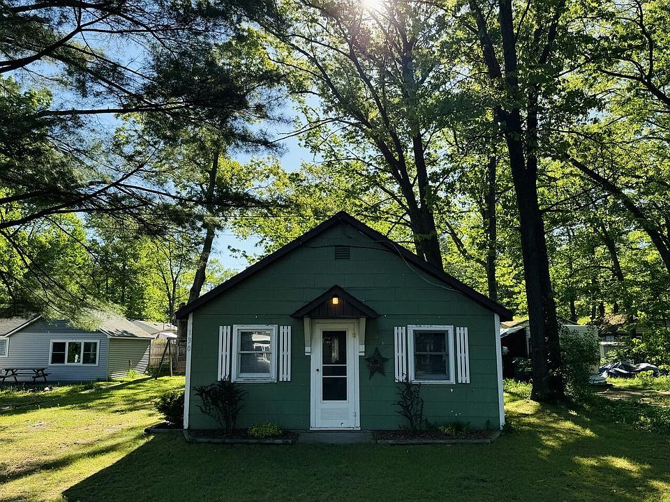 1st image of 130 Stratford Dr