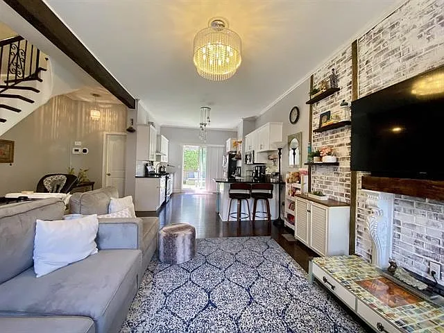 217 Cambridge Ave — Photo 5