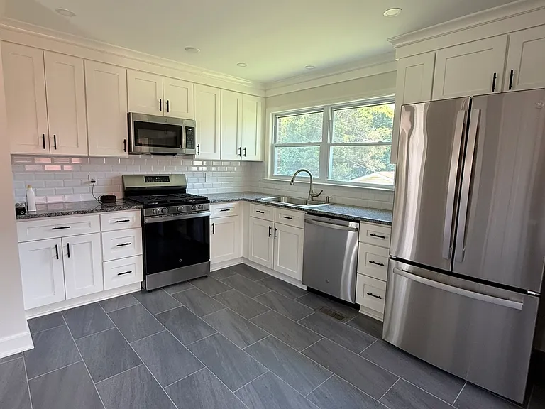 4804 Gilmore Dr — Photo 3