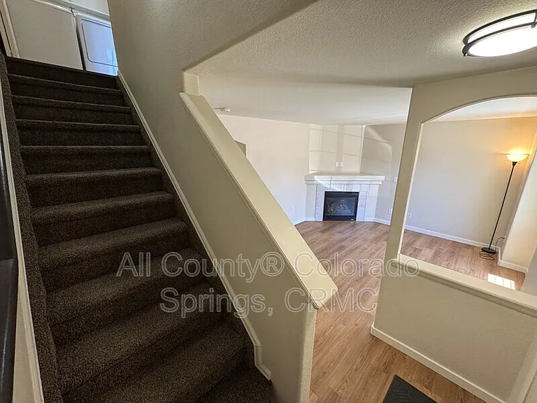 235 Ellers Grv — Photo 10