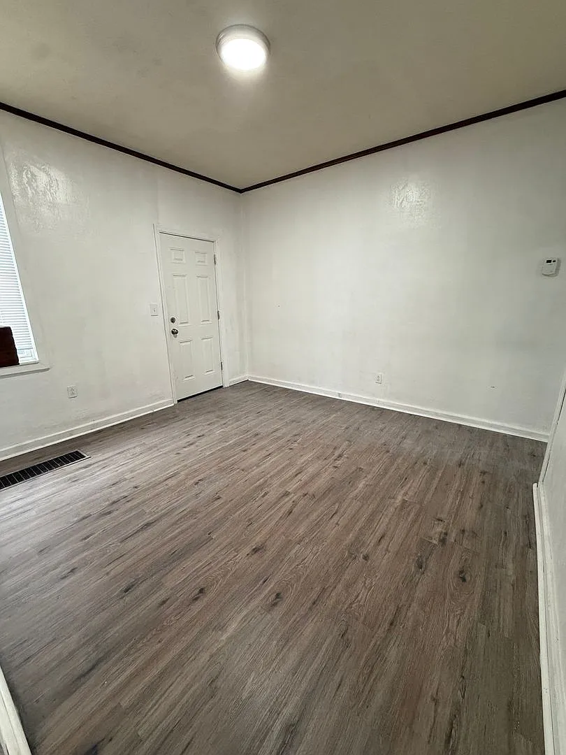 Building Photo - 1104 Langtry St