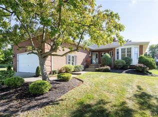 27 Hampton Hill Dr, Buffalo, NY 14221