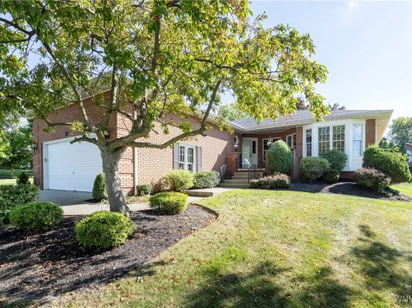 27 Hampton Hill Dr, Buffalo, NY 14221