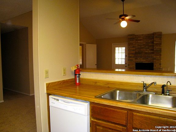 3rd image of 9202 Perkins Dr