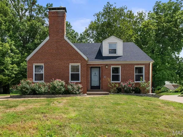 2956 Andover Dr, Saint Louis, MO 63121