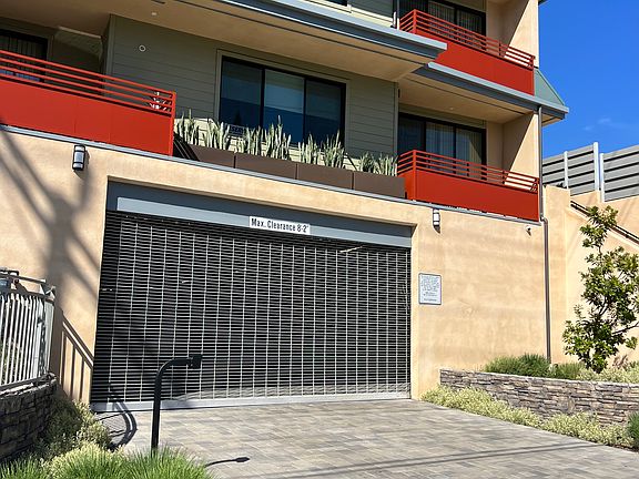 3rd image of 2608 Honolulu Ave #213