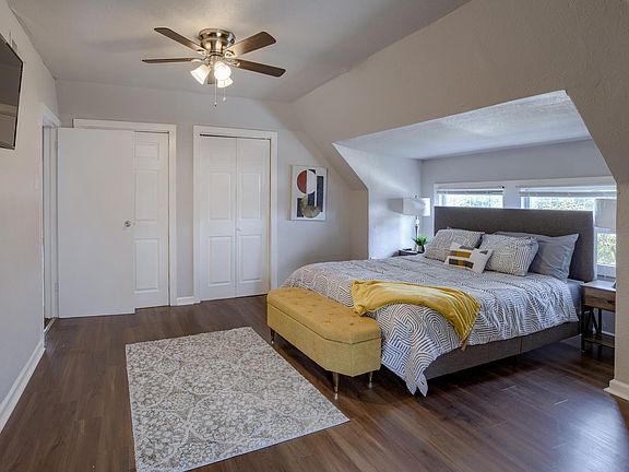 2nd image of 3828 Warwick Blvd
