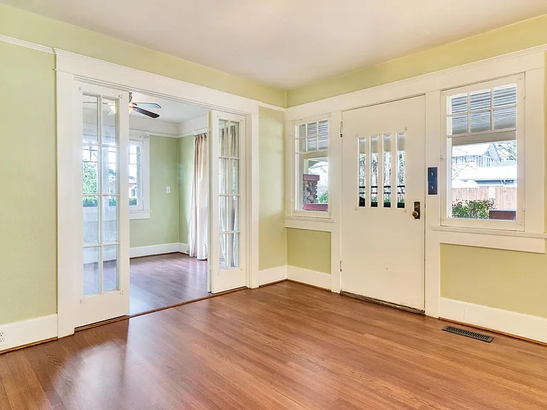 606 Cypress Cir — Photo 6