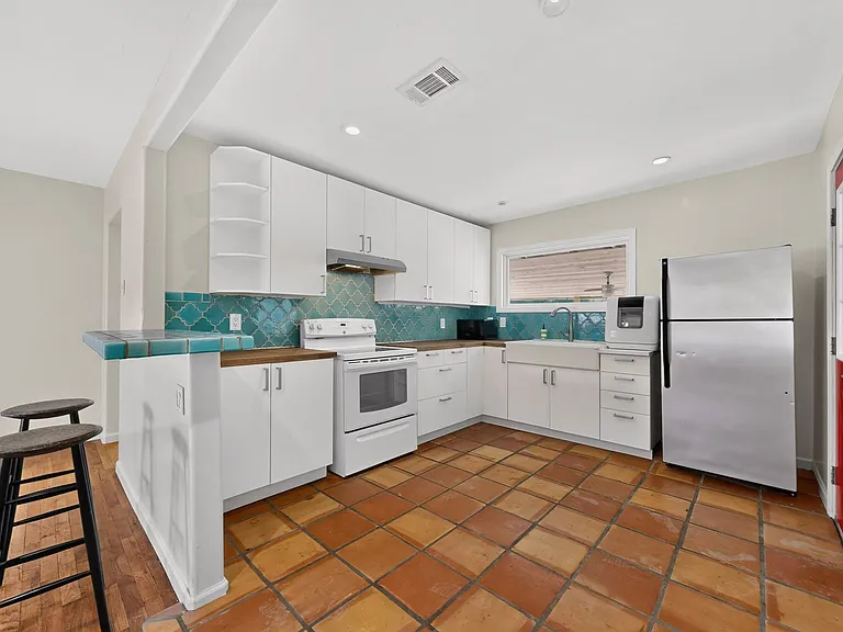 4711 Alf Ave — Photo 9