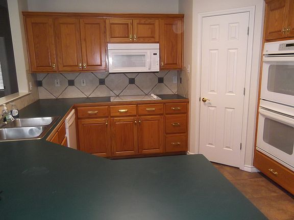 5th image of 1305 Cypress Trl