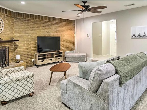 2nd image of 2112 Linda Ln