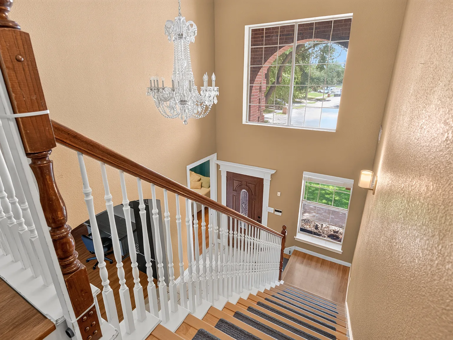 5 bed, 2947 sqft, $4,000 — Photo 3