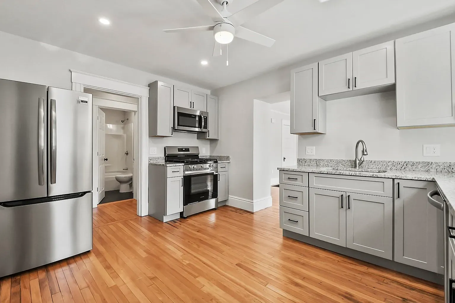 2 bed, 1200 sqft, $2,900 — Photo 3