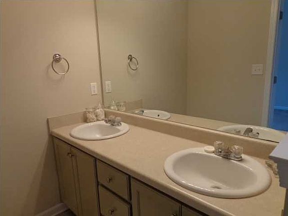 3rd image of 568 River Birch Dr
