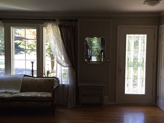 4th image of 10 Orchard Cir