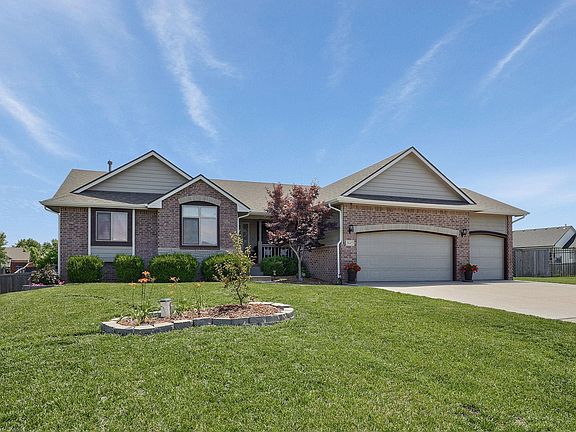 2nd image of 2647 N Woodridge Ct