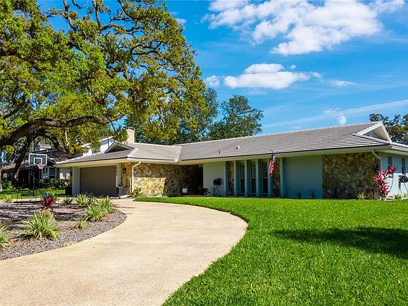 2nd image of 1963 Magnolia Dr