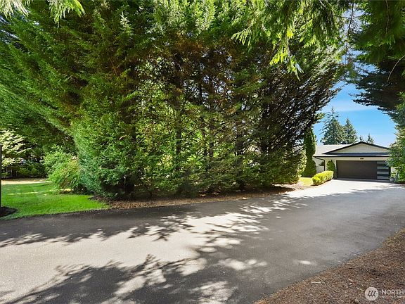 4th image of 5417 99th Avenue NW