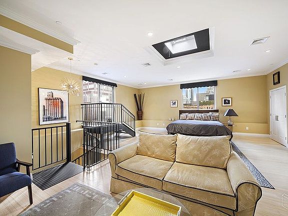 3rd image of 25 Murray St #Ph10d