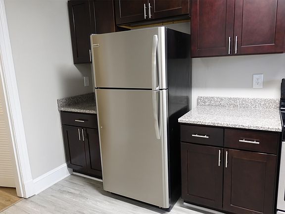 5th image of 3416 Stuart Ave #2