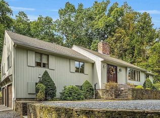 92 Sandra Ln, North Andover, MA 01845
