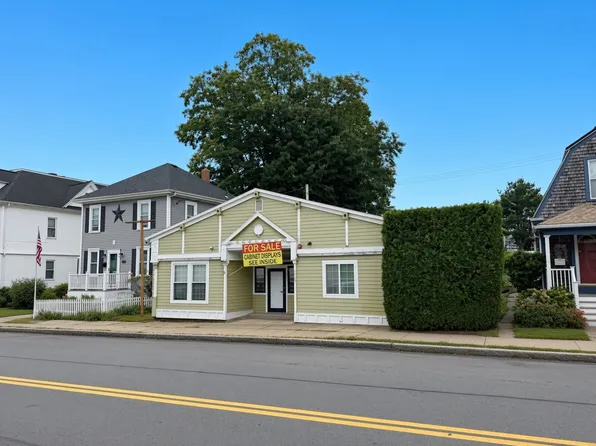 2307 Acushnet Ave, New Bedford, MA 02745