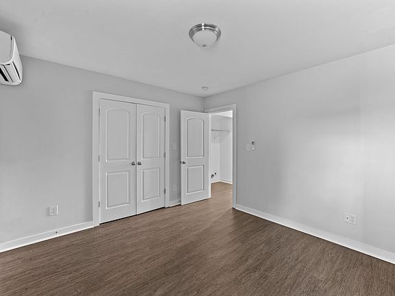 5th image of 3900 W Vancroft Cir #7