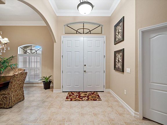 3rd image of 328 Tunbridge Dr