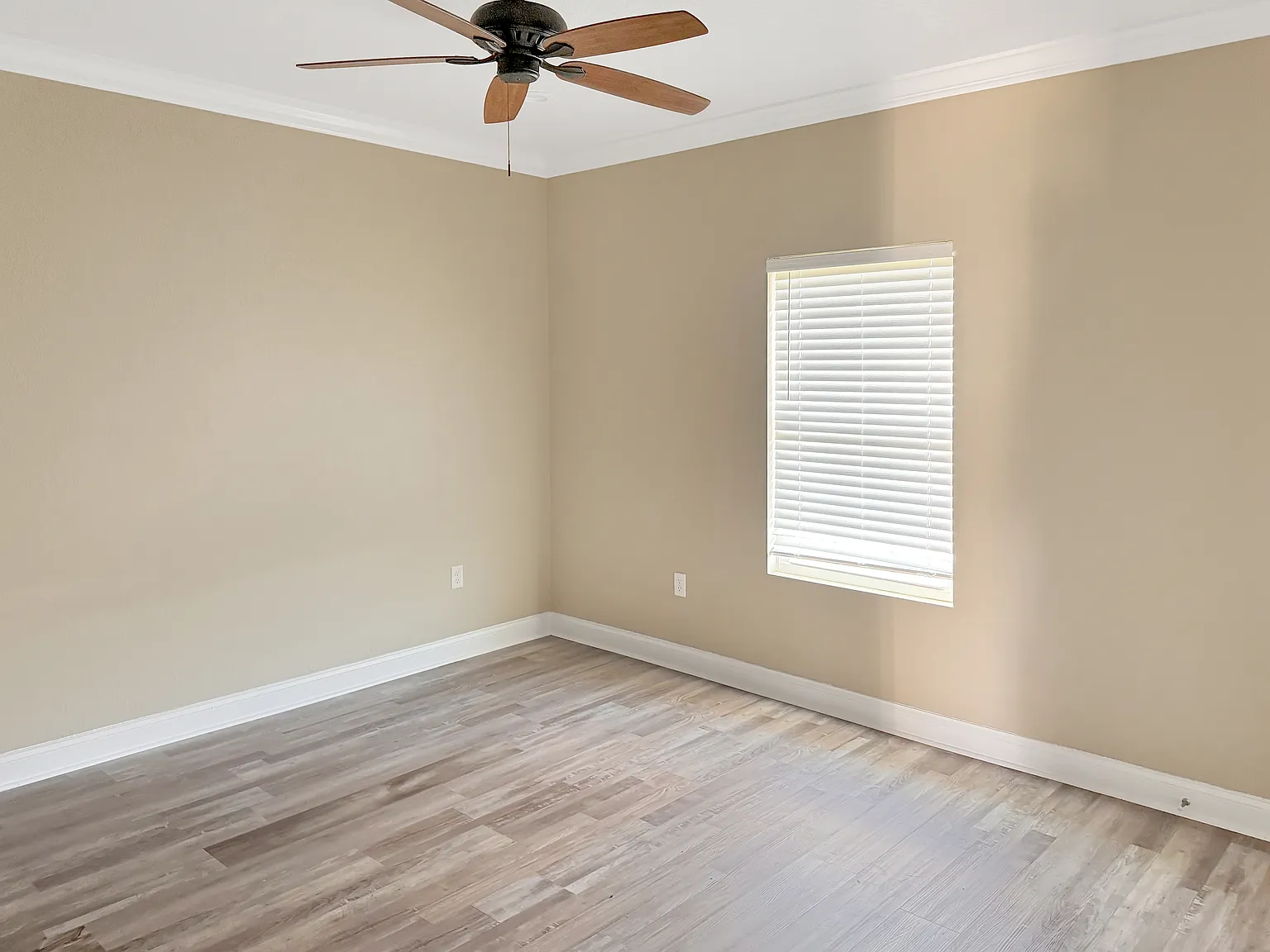 2 bed, 850 sqft, $1,125 — Photo 2