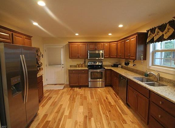 3rd image of 55 Chestnut Ln #40