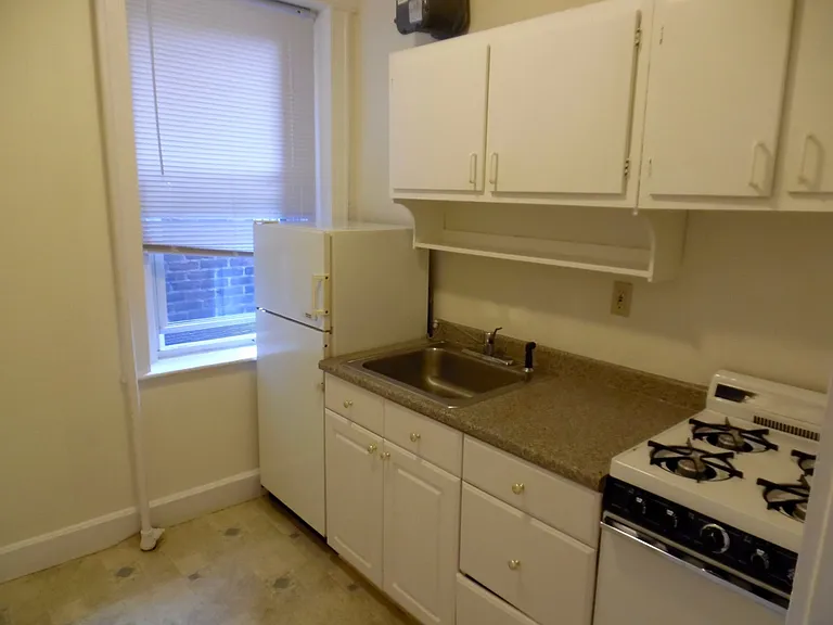 94 Queensberry St. — Photo 11