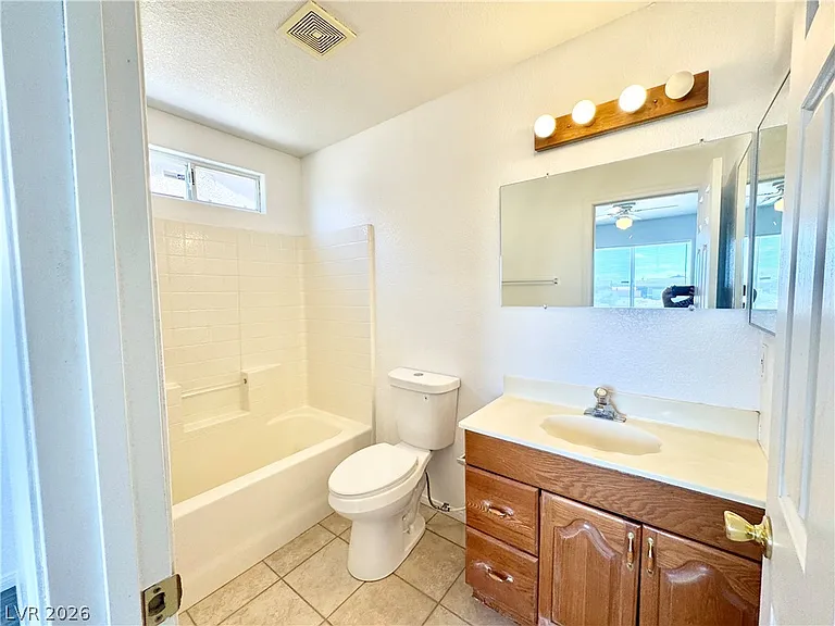 1060 Marne Ct #D — Photo 7