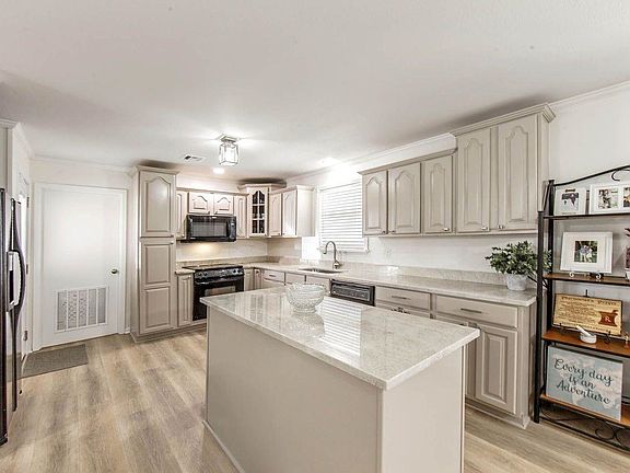 5th image of 127 Westview Dr