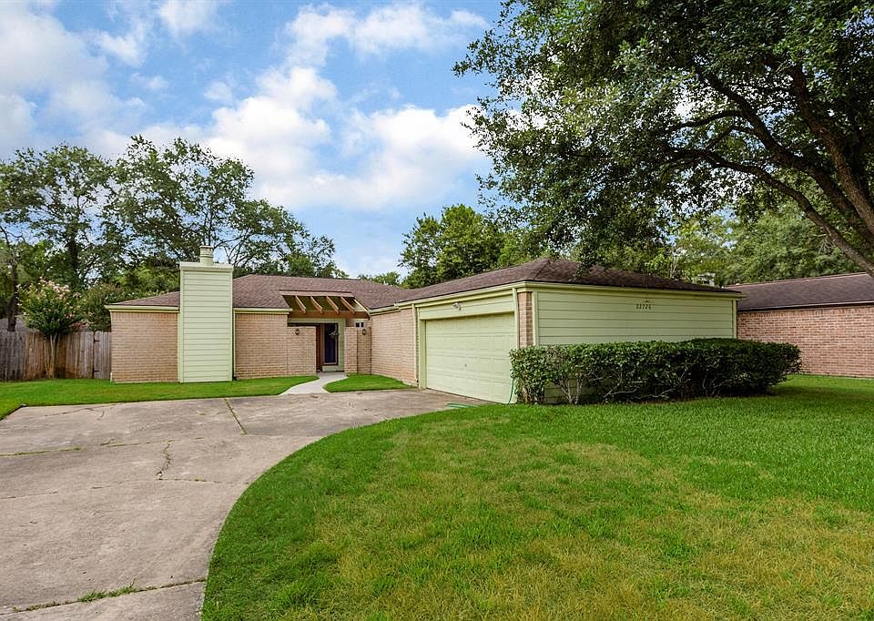 1st image of 22726 Hockaday Dr