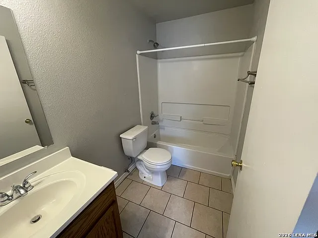 24 Bratton Dr — Photo 8