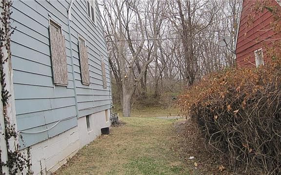 3rd image of 4701 E 43rd St
