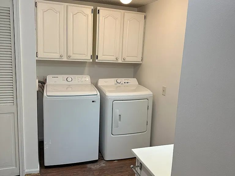 214 W Church St — Photo 26