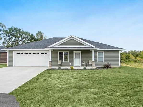 233 Falcon St, Bellefontaine, OH 43311